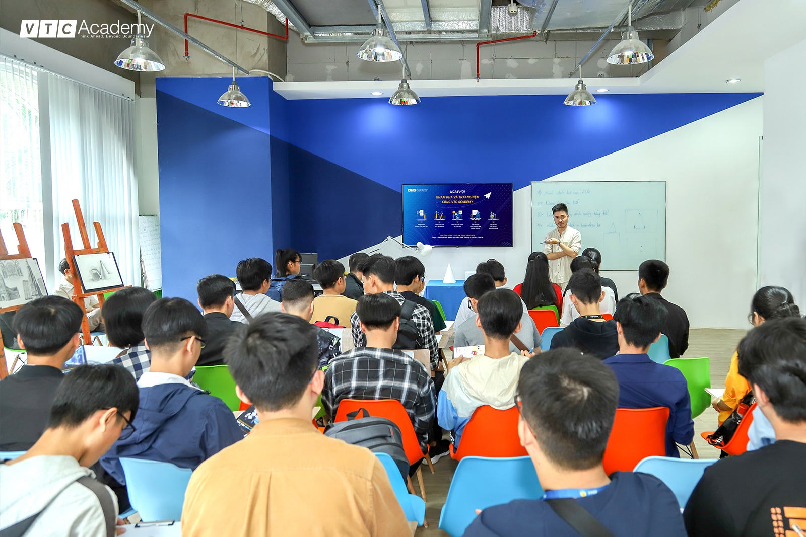 vtca-academy-Ngày-trải-nghiệm-Công-nghệ-thông-tin-va-Thiết-kế-2020-lần-2-tại-TP.HCM-2607-01