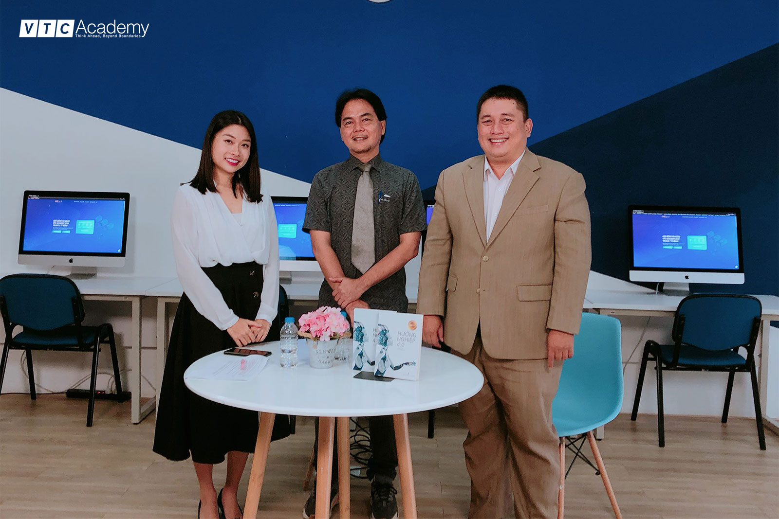 vtc-academy-talkshow-mua-thi