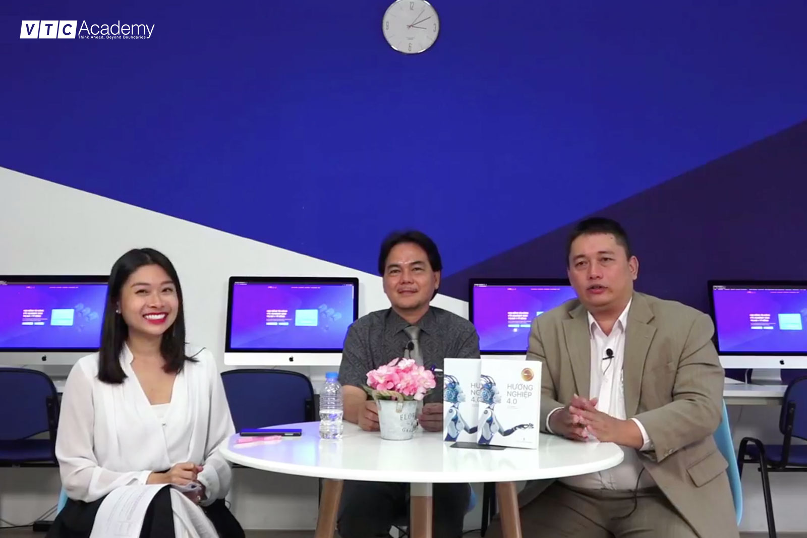 vtc-academy-talkshow-mua-thi