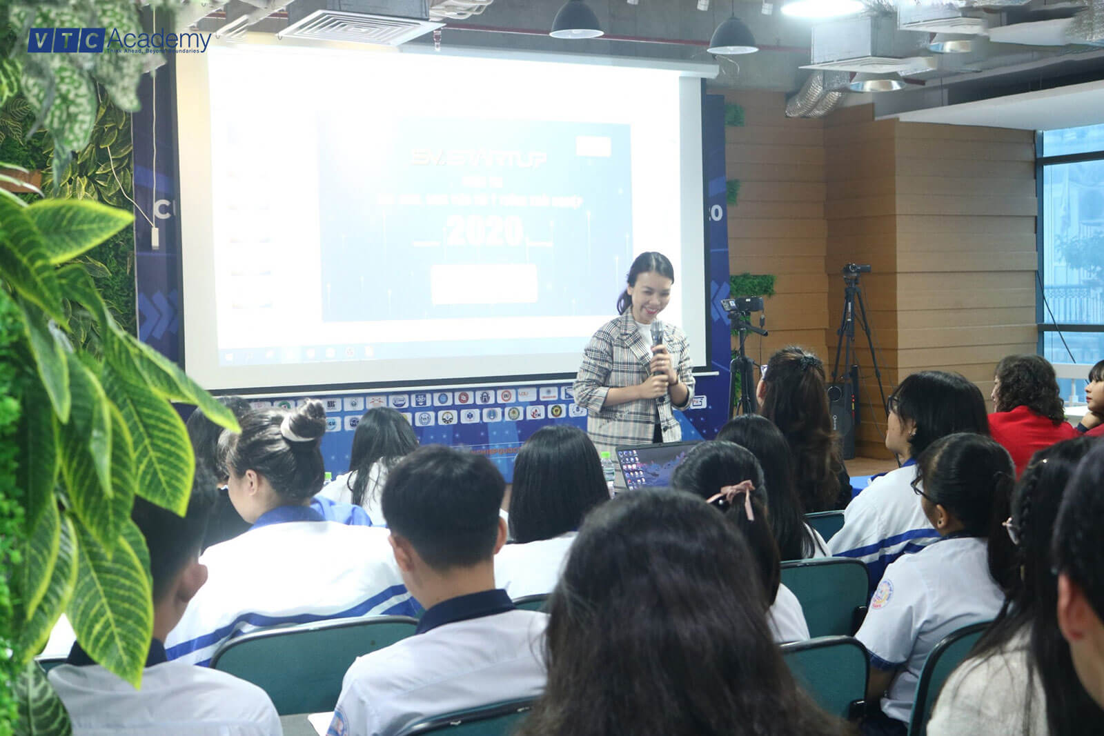 hssv-voi-y-tuong-sang-tao-vtc-academy-9