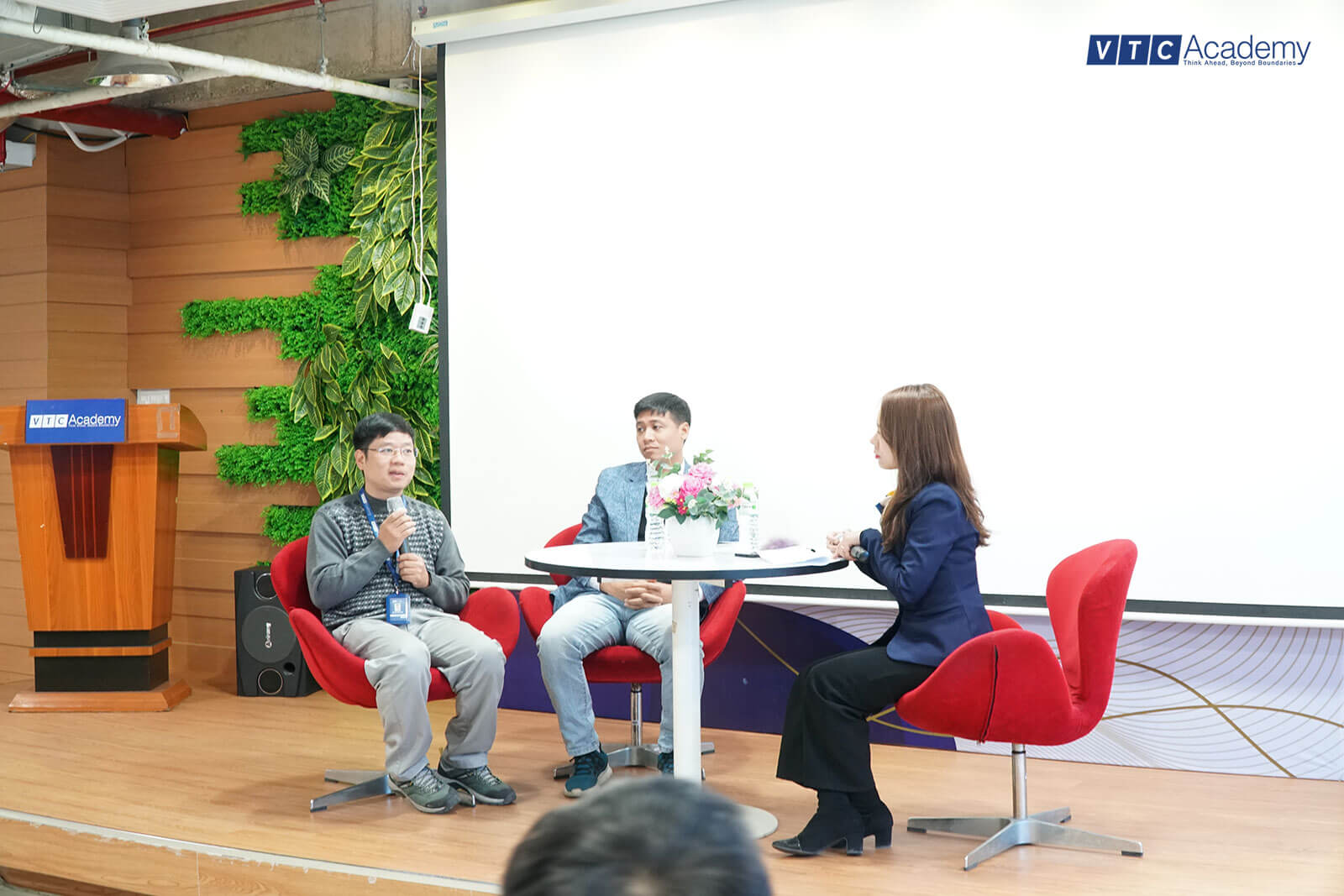 ai-coffee-talk-vtc-academy-10