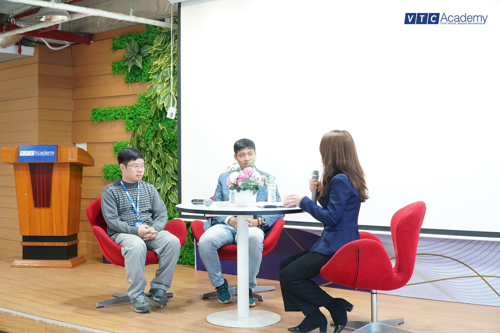 ai-coffee-talk-vtc-academy-5