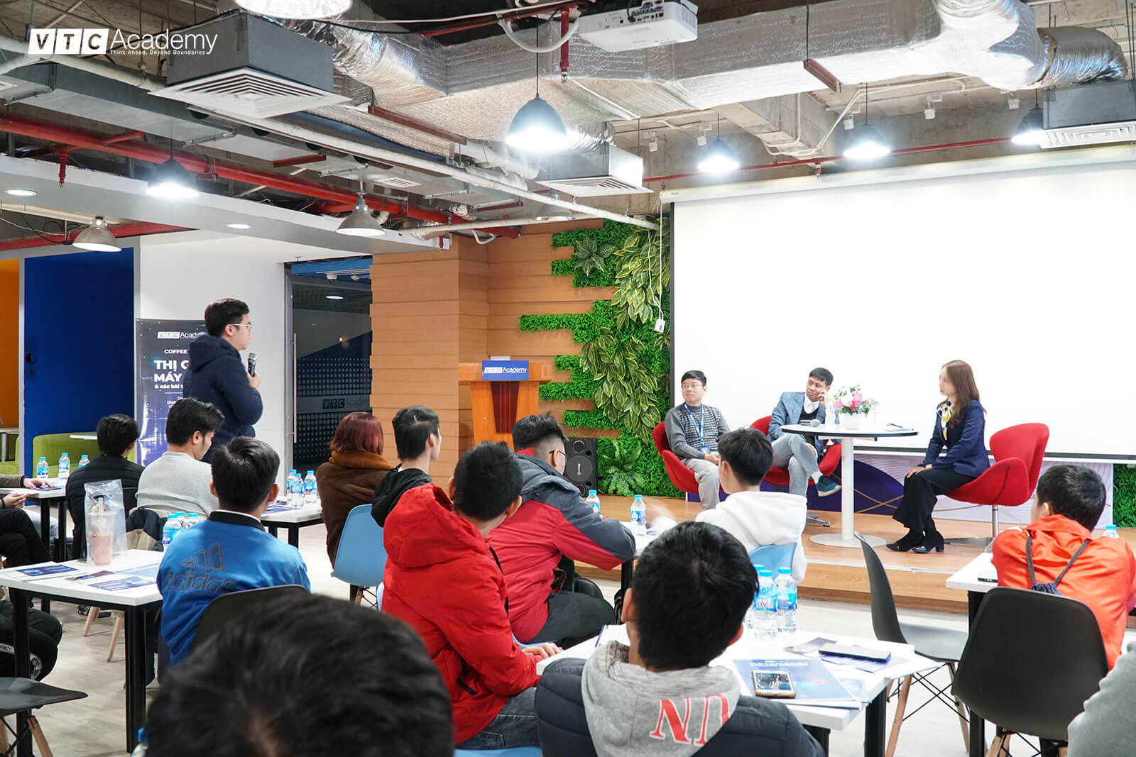 ai-coffee-talk-vtc-academy-9