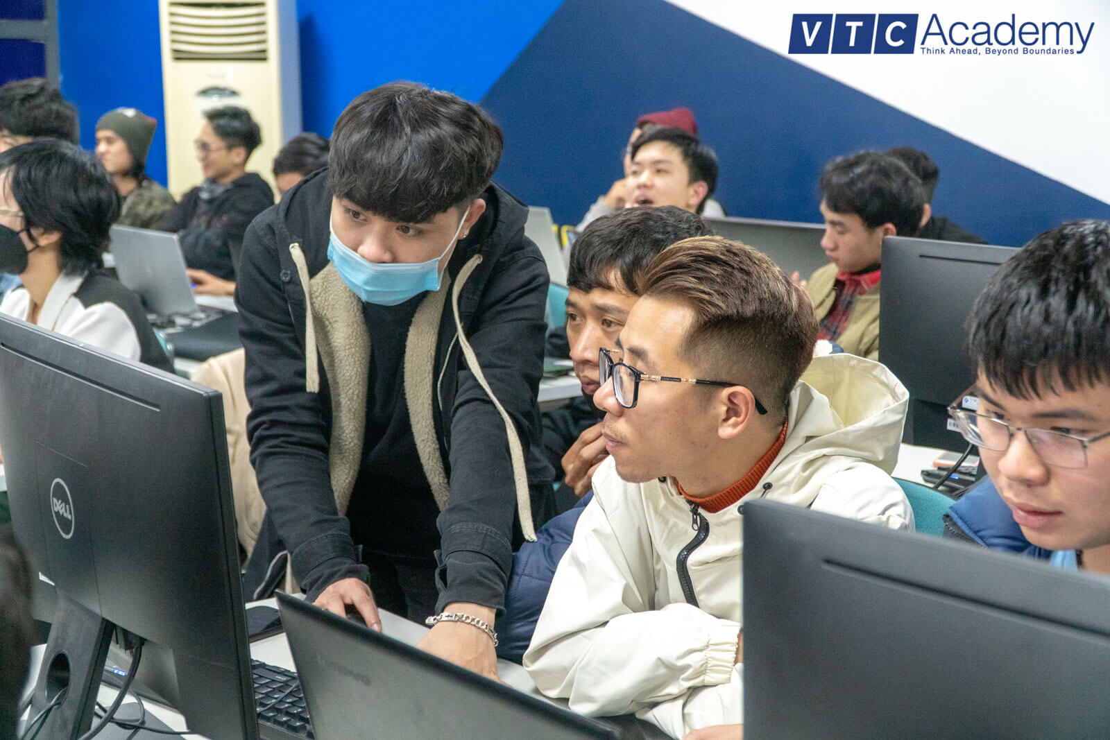 2d-bootcamp-vtc-academy-11